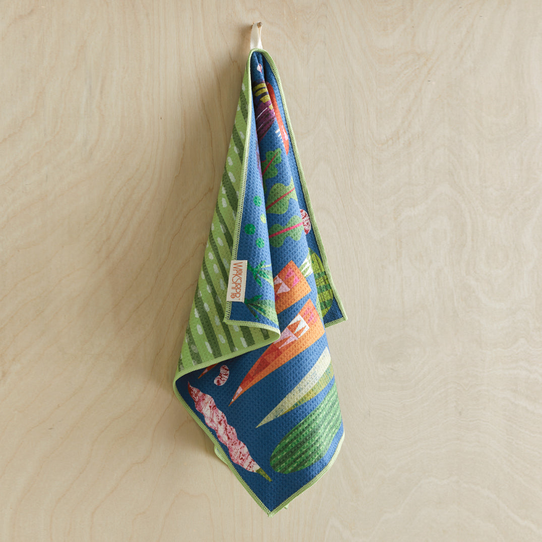 Art by Clare Youngs, farmer's market, vegetables, retro print, reversible microfiber towels, artistic kitchen towels, kitchen towels
eco-friendly microfiber towels, ultra-absorbent, quick drying, food