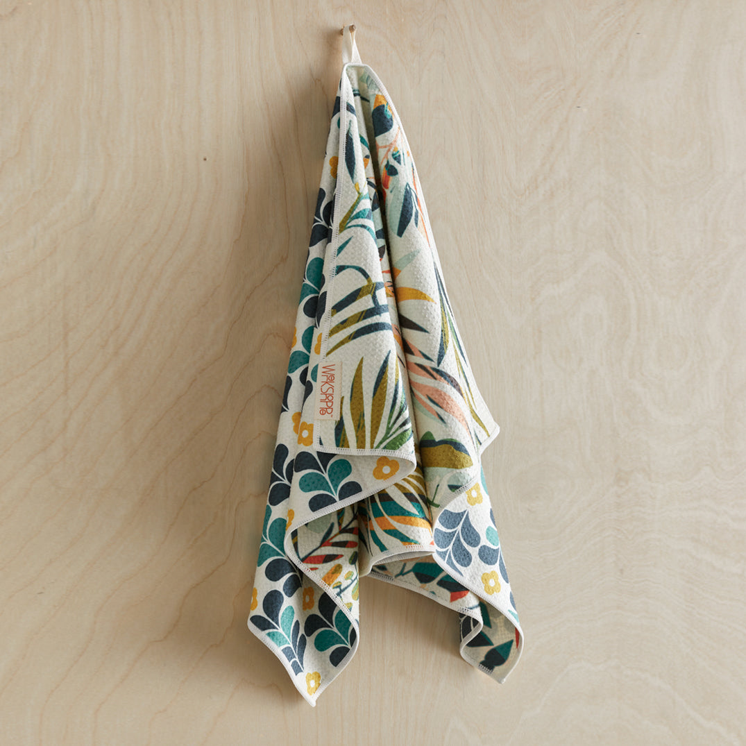 Art by Annick Schmidt-Reichardt, colorful leaves, reversible microfiber towels, artistic kitchen towels, kitchen towels
eco-friendly microfiber towels, ultra-absorbent, quick drying