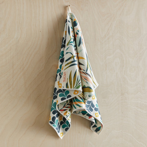 Art by Annick Schmidt-Reichardt, colorful leaves, reversible microfiber towels, artistic kitchen towels, kitchen towels
eco-friendly microfiber towels, ultra-absorbent, quick drying