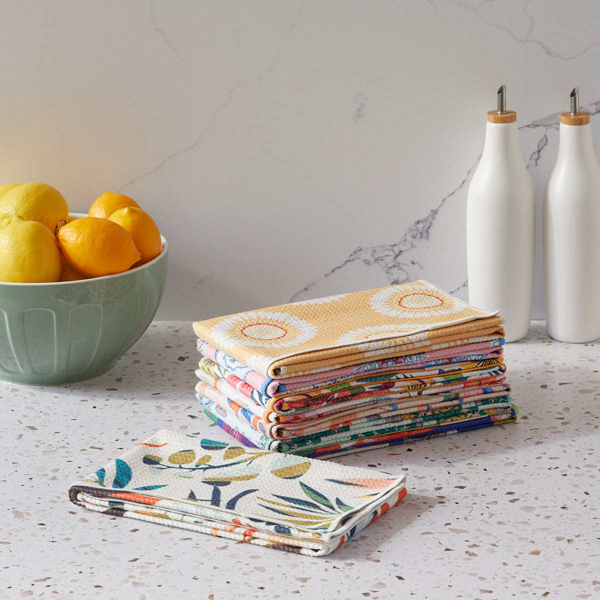 Art by Kate Lower, floral stems, reversible microfiber towels, artistic kitchen towels, kitchen towels
eco-friendly microfiber towels, ultra-absorbent, quick drying